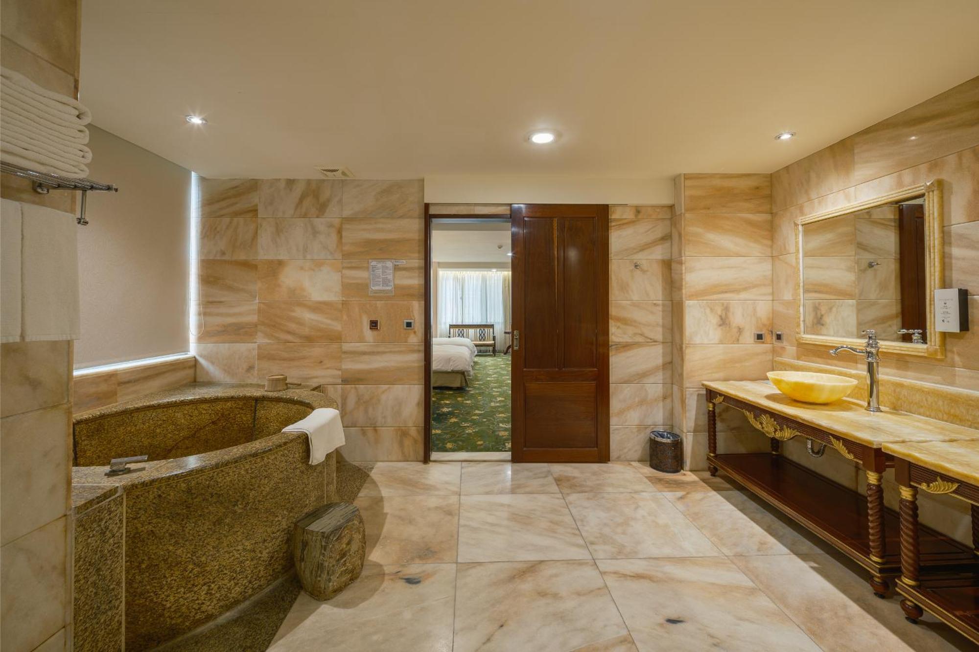 Grand Pleasure Spring Hotel Тайпей Екстериор снимка